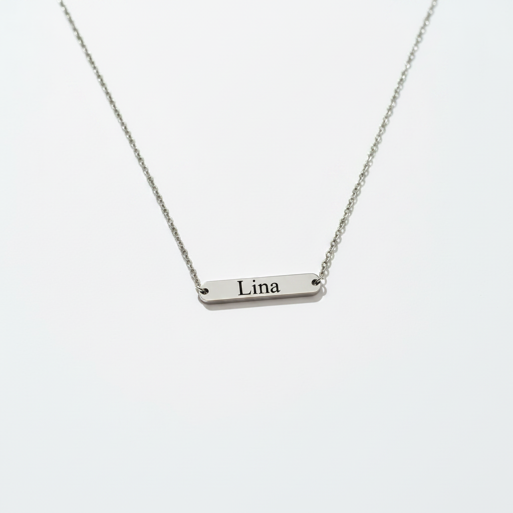Collier Lina argenté fond blanc